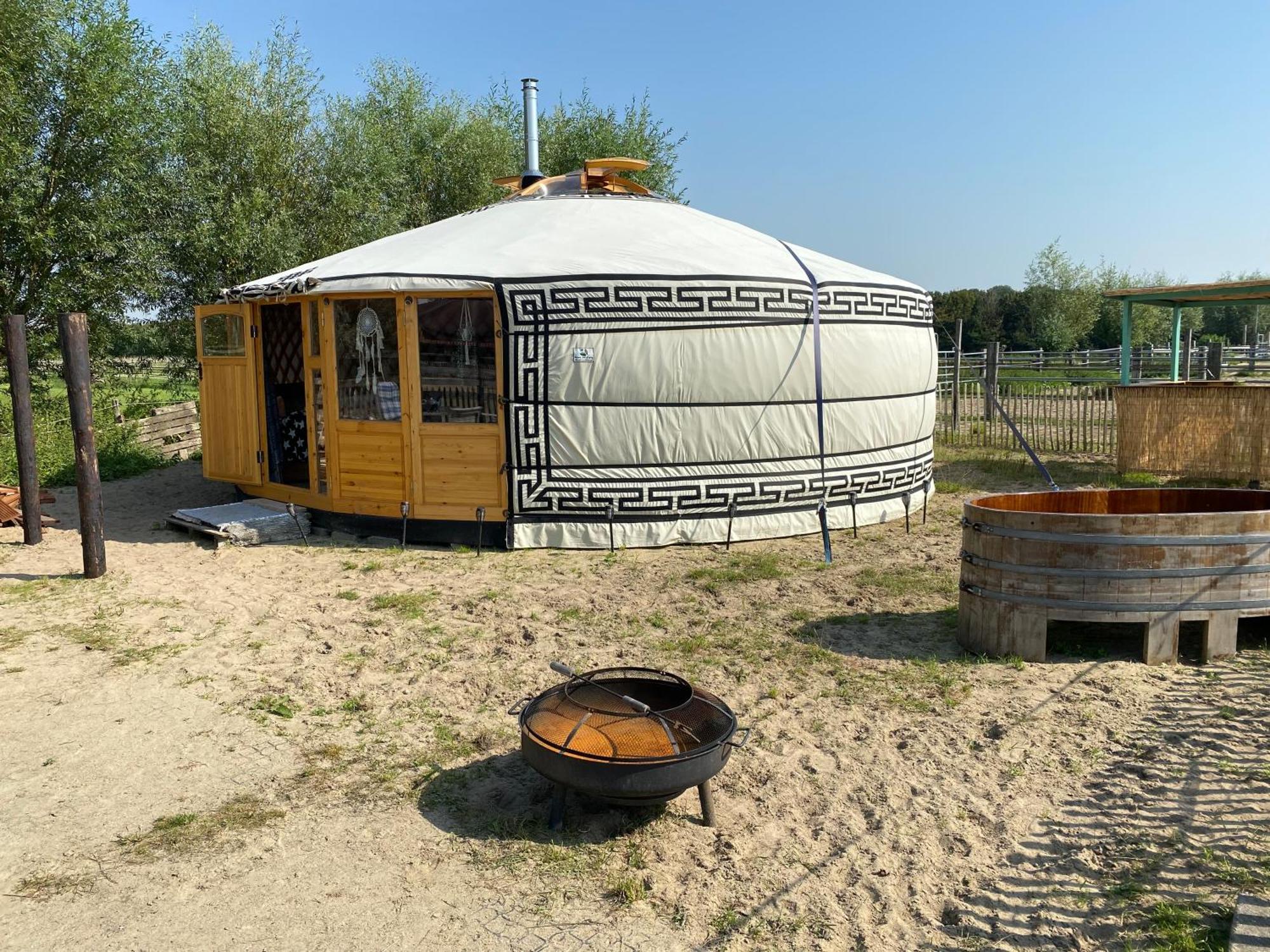 Luxe Yurt Hotel Koudekerke Ngoại thất bức ảnh